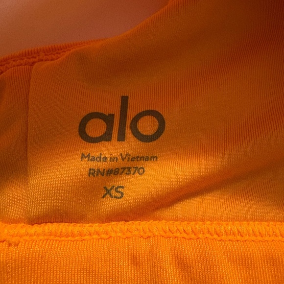 ALO Yoga No Limit Orange Sports Bra with Cross-Back Design. Adjustable Straps - Picture 9 of 12